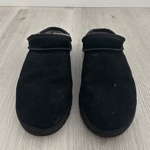 Black Ugg slippers siz 7